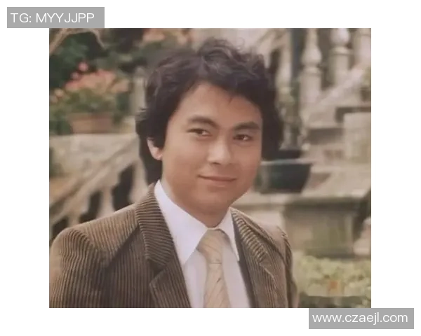 足球界八大传奇球星画像解析 揭秘他们的辉煌时刻与成就